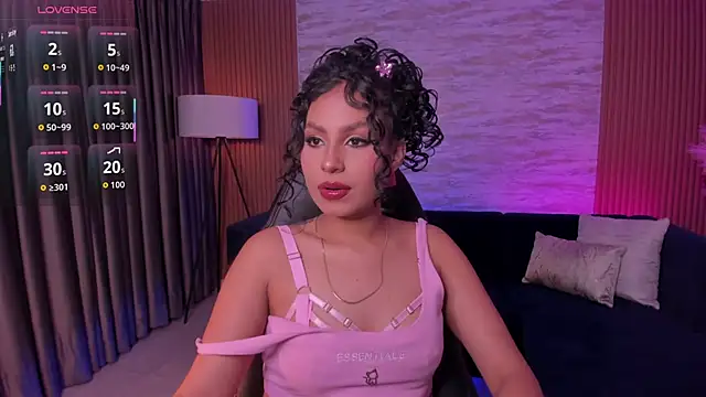 hannah thomson  online show from October 2025 03:16:01 AM