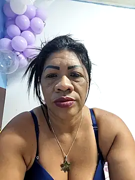 Snapshot of Tocameamor chatting on November 2025 06:19:02 PM Tocameamor online show from November 2025 06:19:02 PM