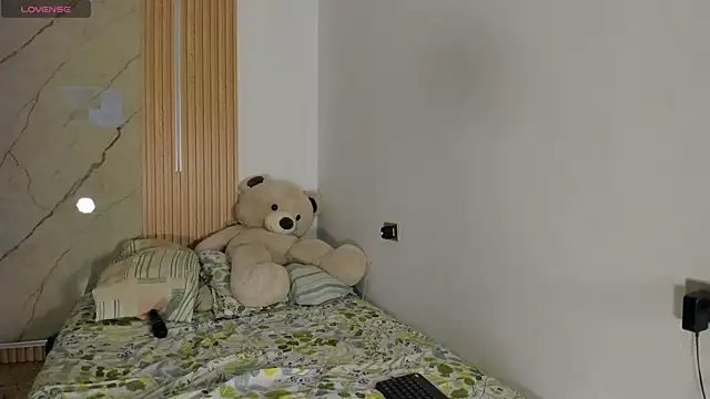 flor herrera01 online show from April 2026 07:10:01 AM