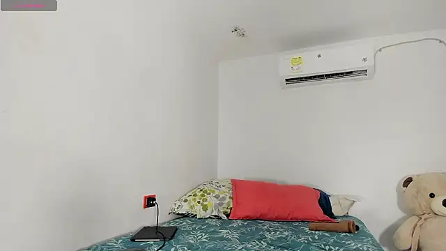 flor herrera01 online show from February 2026 04:20:02 AM