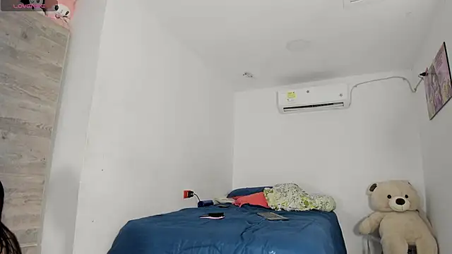 flor herrera01 online show from February 2026 04:56:02 AM