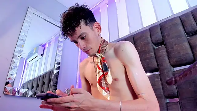 Snapshot of ValentinoMoreti chatting on December 2025 05:50:02 AM ValentinoMoreti online show from December 2025 05:50:02 AM