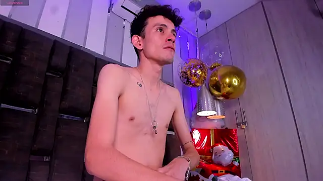 ValentinoMoreti online show from December 2025 05:34:01 AM