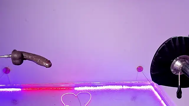 Snapshot of ValentinoMoreti chatting on October 2025 05:17:01 AM ValentinoMoreti online show from October 2025 05:17:01 AM