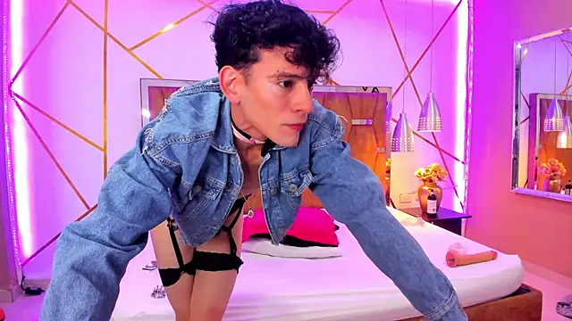 ValentinoMoreti online show from March 2025 05:12:02 AM