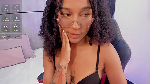 Layla Clarke online show from January 2026 03:21:02 AM