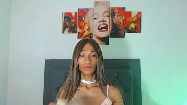 red veltet online show from April 2026 06:43:01 PM