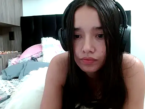  luna 777 online show from October 2025 03:33:02 PM