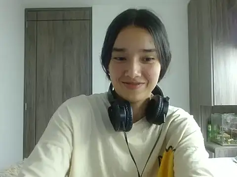  luna 777 online show from June 2026 12:05:02 AM