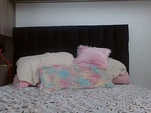  luna 777 online show from November 2025 04:00:01 PM