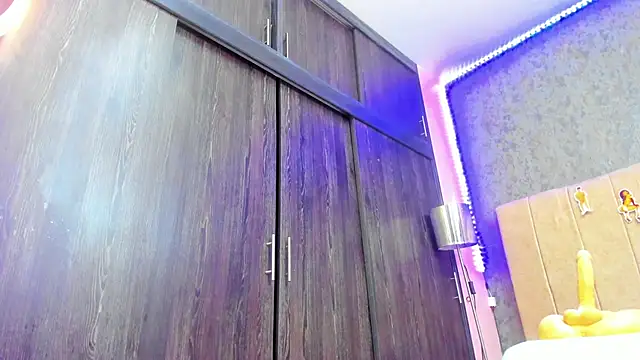 ava-am online show from December 2025 02:16:01 AM