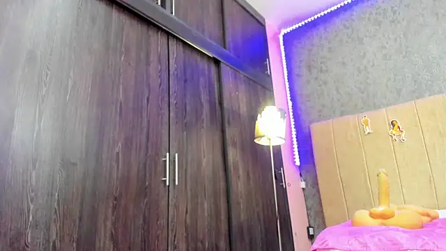 ava-am online show from December 2025 02:11:02 AM