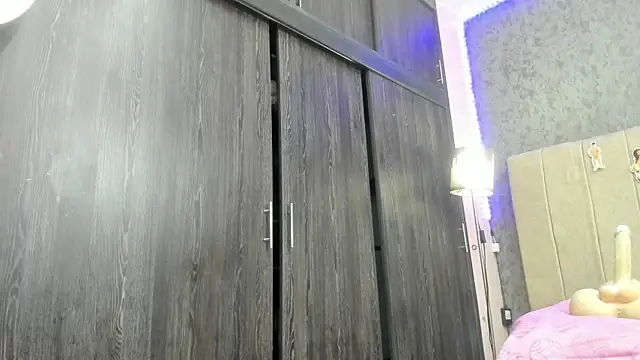 ava-am online show from December 2025 02:11:02 AM