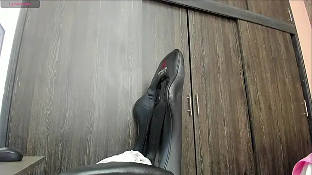 Snapshot of ava-am chatting on March 2025 05:57:01 AM ava-am online show from March 2025 05:57:01 AM