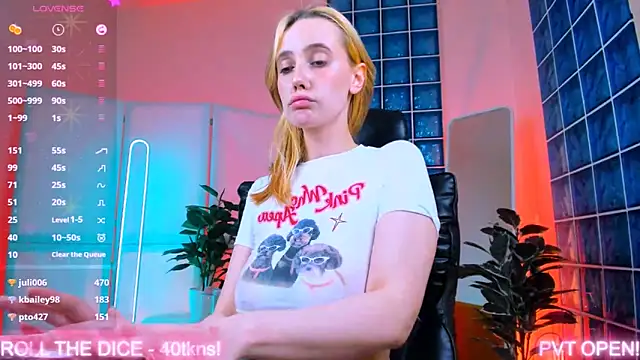luna joy  online show from February 2025 05:10:02 PM