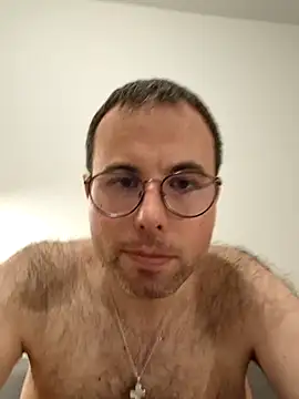 Simonudist online show from December 2025 06:02:01 PM