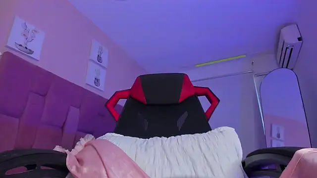 Snapshot of CHANELL_11INCHES chatting on October 2025 08:34:02 PM CHANELL 11INCHES online show from October 2025 08:34:02 PM