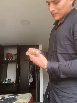 MaxxxSteil online show from November 2025 04:23:02 PM