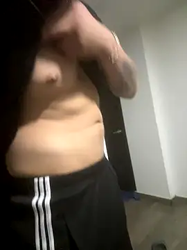 MaxxxSteil online show from November 2025 03:43:02 AM