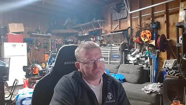 Randomoldguy615 online show from February 2026 06:46:01 AM