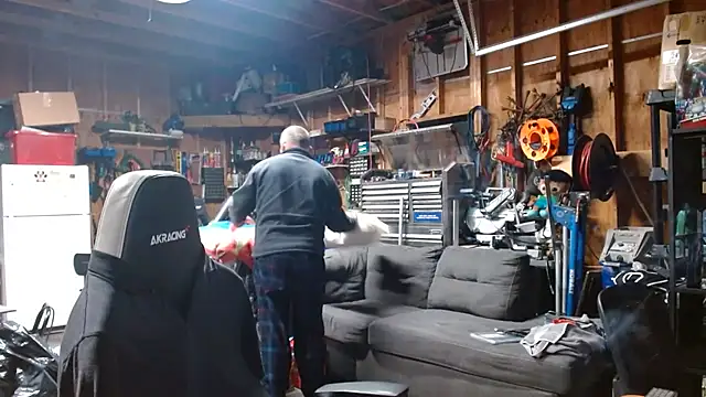 Randomoldguy615 online show from February 2026 04:59:02 AM