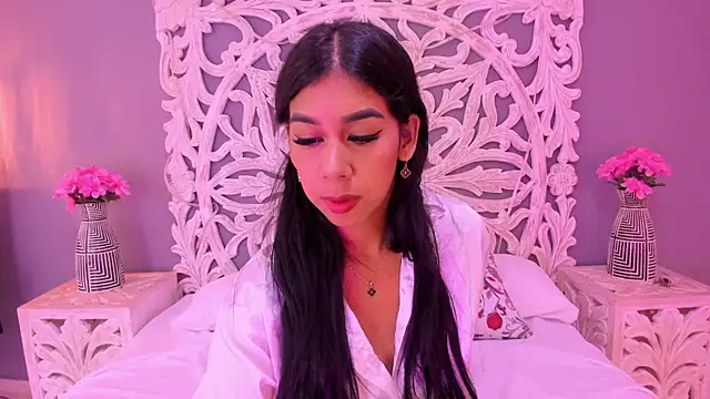 AnnieGibbyns online show from July 2026 08:37:01 PM
