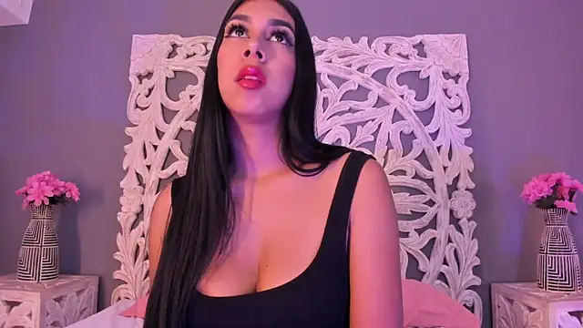 Snapshot of AnnieGibbyns chatting on November 2025 08:36:02 PM AnnieGibbyns online show from November 2025 08:36:02 PM