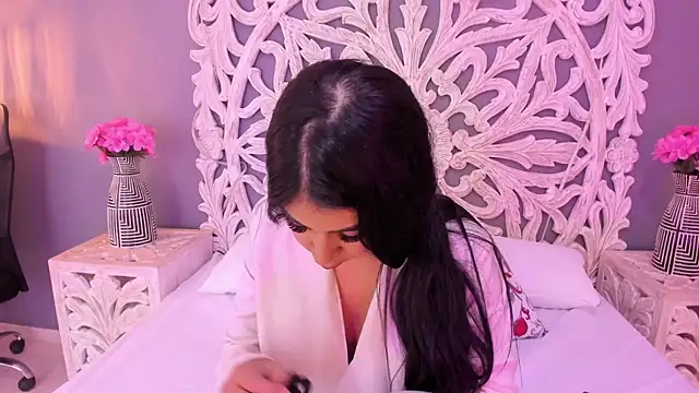 AnnieGibbyns online show from July 2026 08:52:01 PM