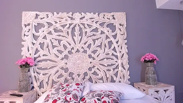 AnnieGibbyns online show from April 2026 04:24:02 PM