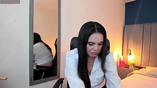 laura hotties online show from April 2026 02:22:01 PM