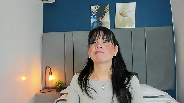 Snapshot of laura_hotties chatting on October 2025 01:10:02 PM laura hotties online show from October 2025 01:10:02 PM