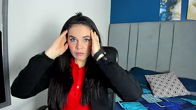 laura hotties online show from February 2026 12:47:02 PM