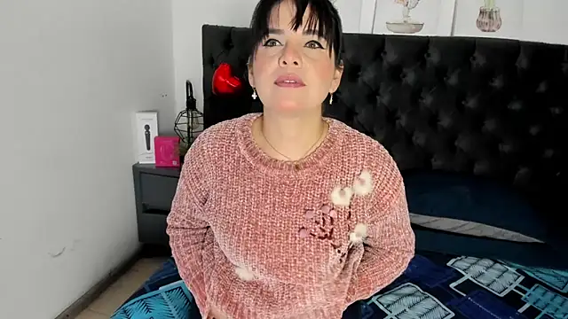 laura hotties online show from February 2026 01:11:02 PM