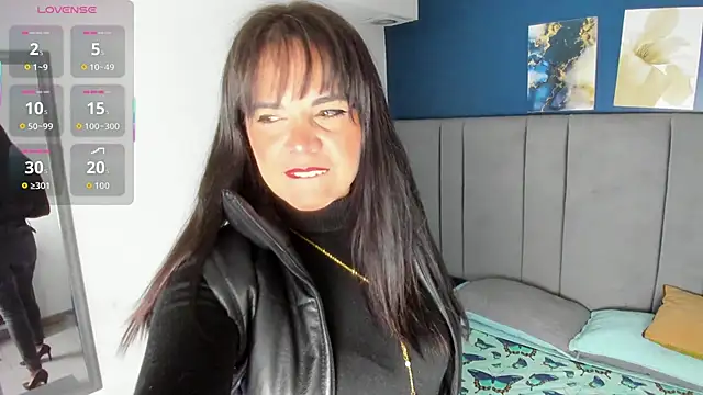 laura hotties online show from October 2025 01:08:02 PM