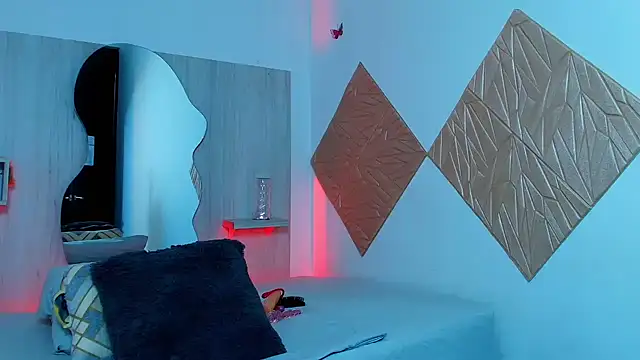 ZaraRousse online show from September 2025 02:39:01 AM