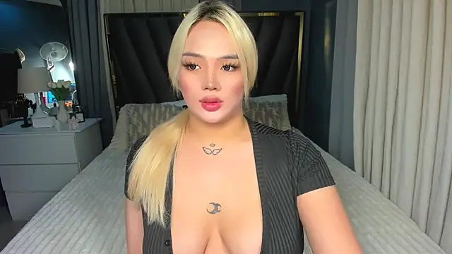 KylieSonique online show from October 2025 04:35:01 AM