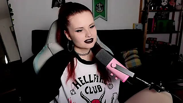 Snapshot of Della_Ideal chatting on November 2025 06:09:01 PM Della Ideal online show from November 2025 06:09:01 PM