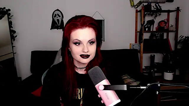 Snapshot of Della_Ideal chatting on November 2025 06:35:02 PM Della Ideal online show from November 2025 06:35:02 PM