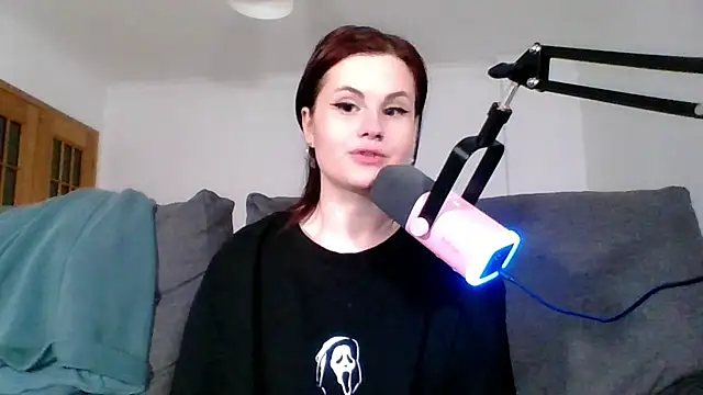 Snapshot of Della_Ideal chatting on March 2025 09:18:02 PM Della Ideal online show from March 2025 09:18:02 PM