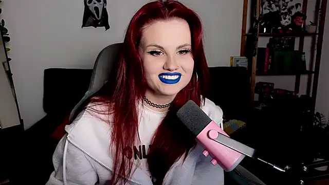 Snapshot of Della_Ideal chatting on December 2025 06:09:02 PM Della Ideal online show from December 2025 06:09:02 PM