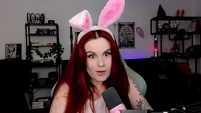 Della Ideal online show from April 2026 06:03:02 PM