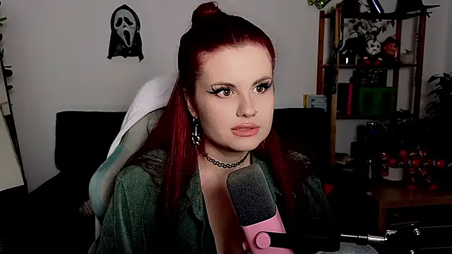 Snapshot of Della_Ideal chatting on November 2025 05:56:01 PM Della Ideal online show from November 2025 05:56:01 PM