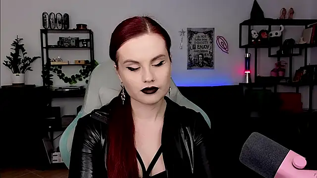 Della Ideal online show from March 2026 07:25:02 PM