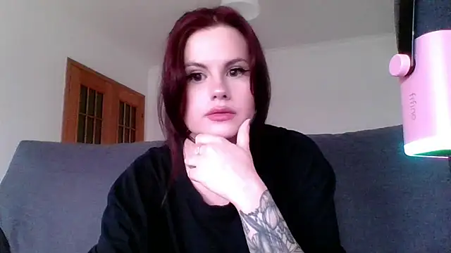 Della Ideal online show from February 2025 11:03:01 AM