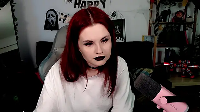 Snapshot of Della_Ideal chatting on November 2025 03:06:01 PM Della Ideal online show from November 2025 03:06:01 PM