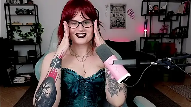 Della Ideal online show from April 2026 05:42:01 PM