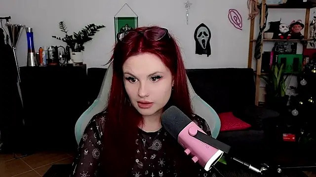 Della Ideal online show from January 2026 06:13:02 PM