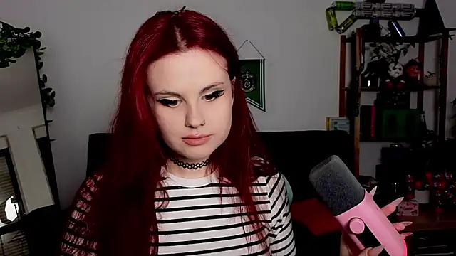 Snapshot of Della_Ideal chatting on November 2025 06:08:01 PM Della Ideal online show from November 2025 06:08:01 PM