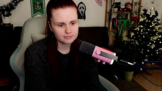 Della Ideal online show from December 2025 06:08:01 PM