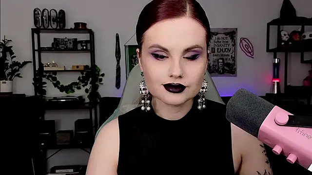 Della Ideal online show from March 2026 06:31:01 PM